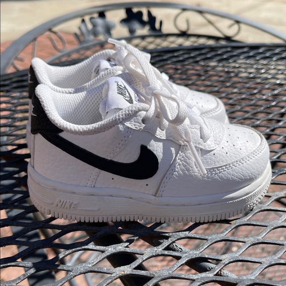 Nike Air Force 1 Low (TD) CZ1691-100 White Black Swoosh Size 6 C - Picture 17 of 17